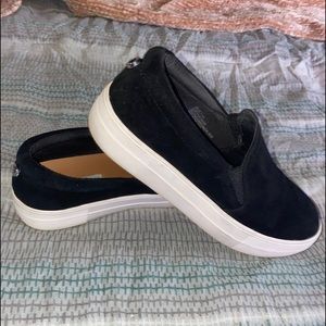 Steve Madden Black Suede Gills Slip-on